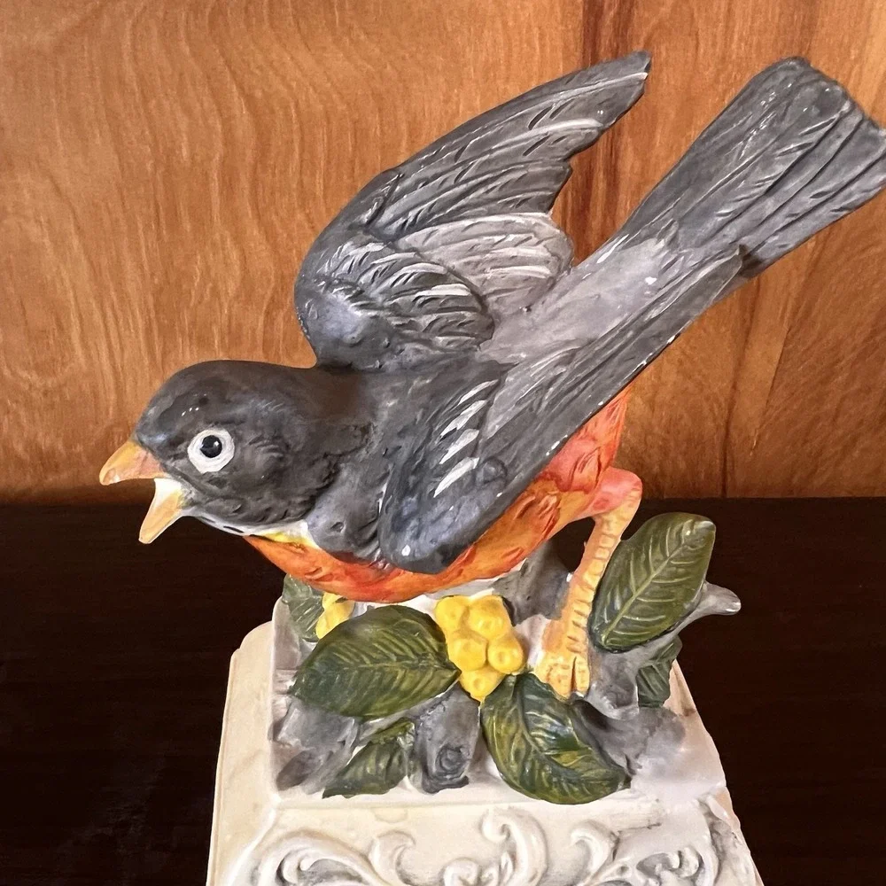 VTG Robin Bird Porcelain Figurine Hand Painted‎ In Japan Bird Lovers Gift